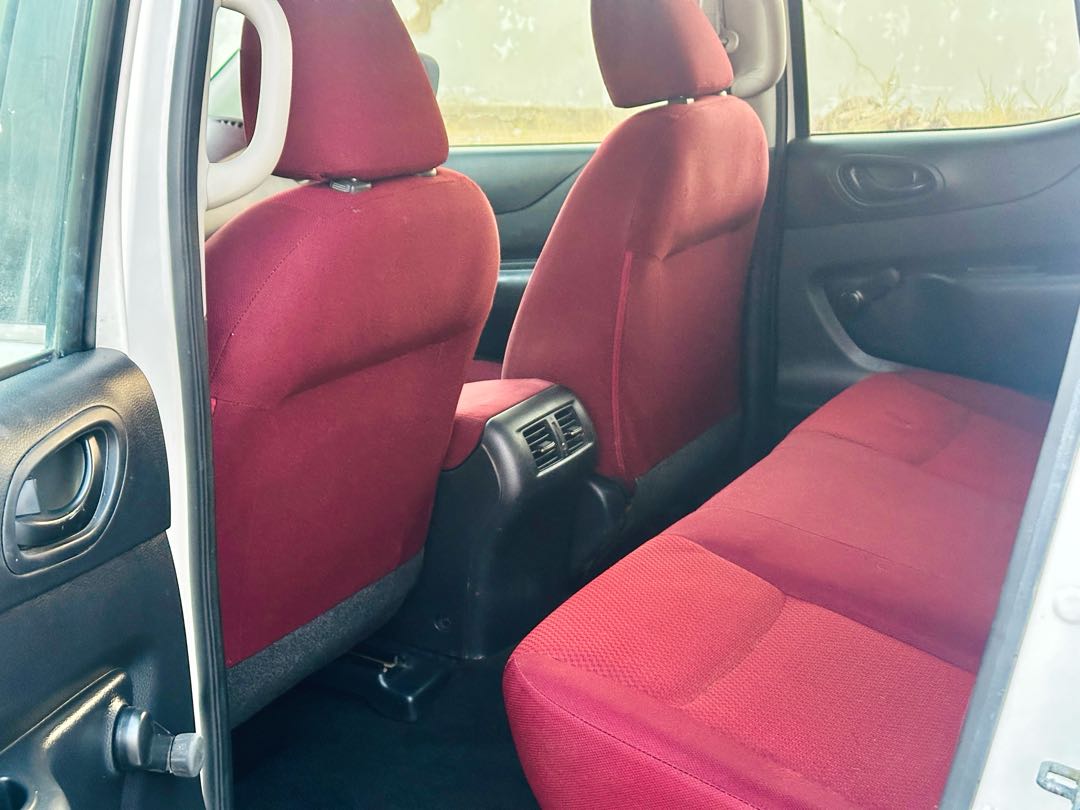 Car Image 2019 NISSAN NAVARA XE