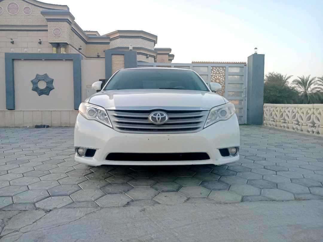 Car Image 2011 TOYOTA AVALON XLS
