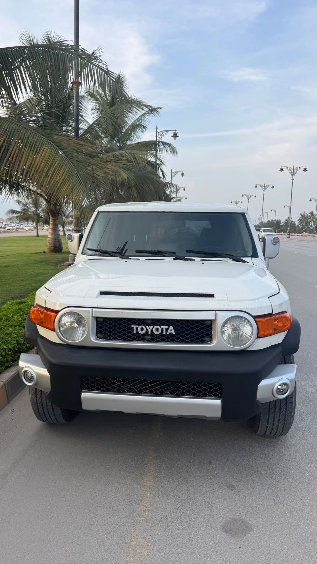 Car Image 2016 TOYOTA FJ CRUISER 