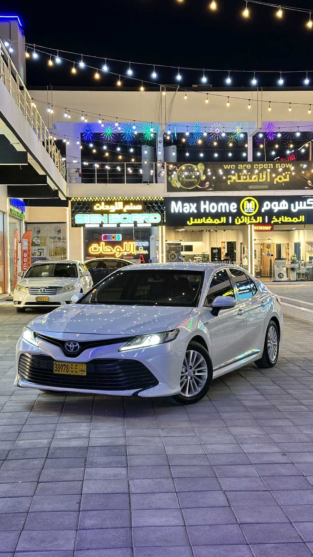 Car Image 2019 TOYOTA CAMRY E