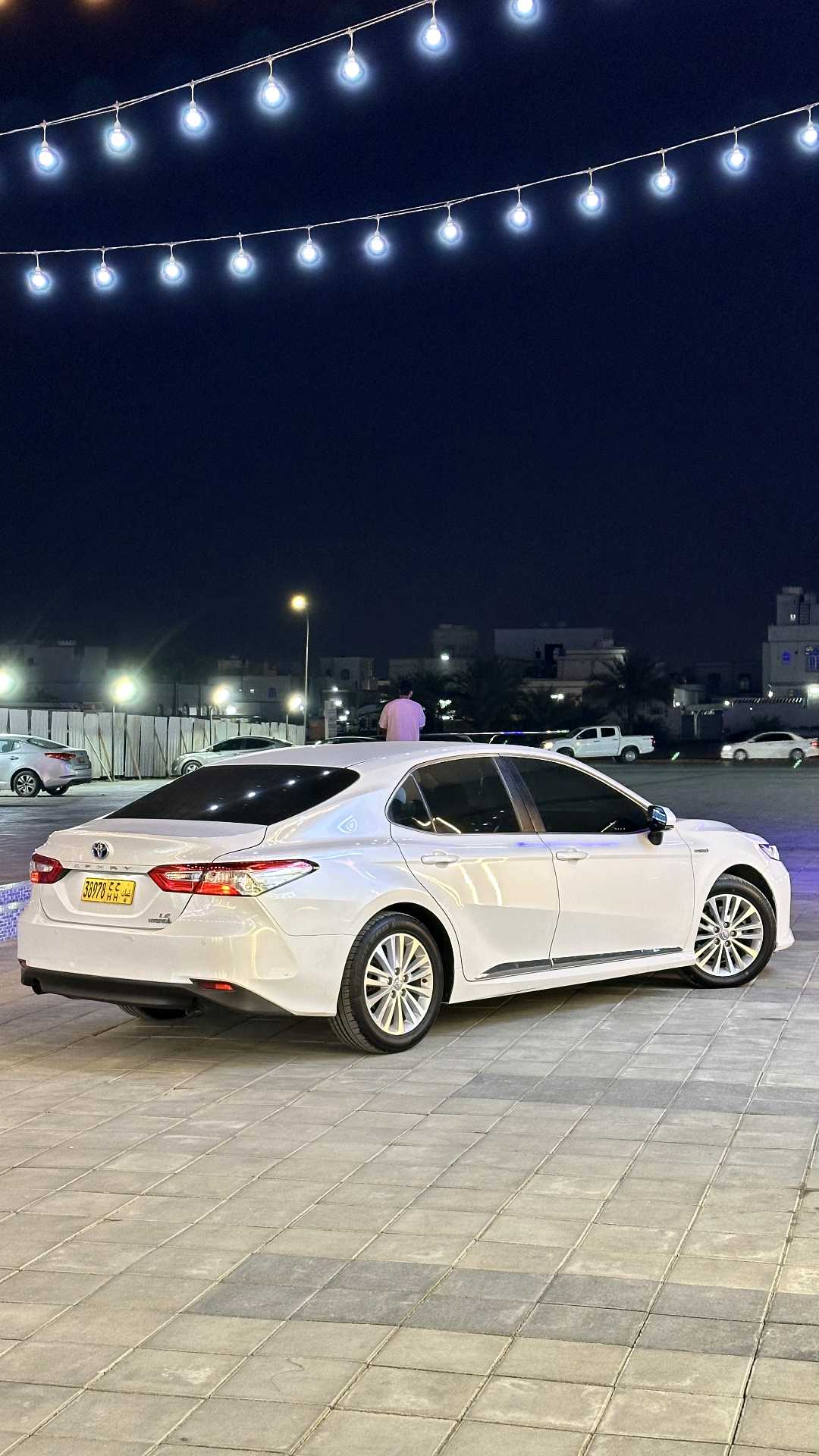 Car Image 2019 TOYOTA CAMRY E