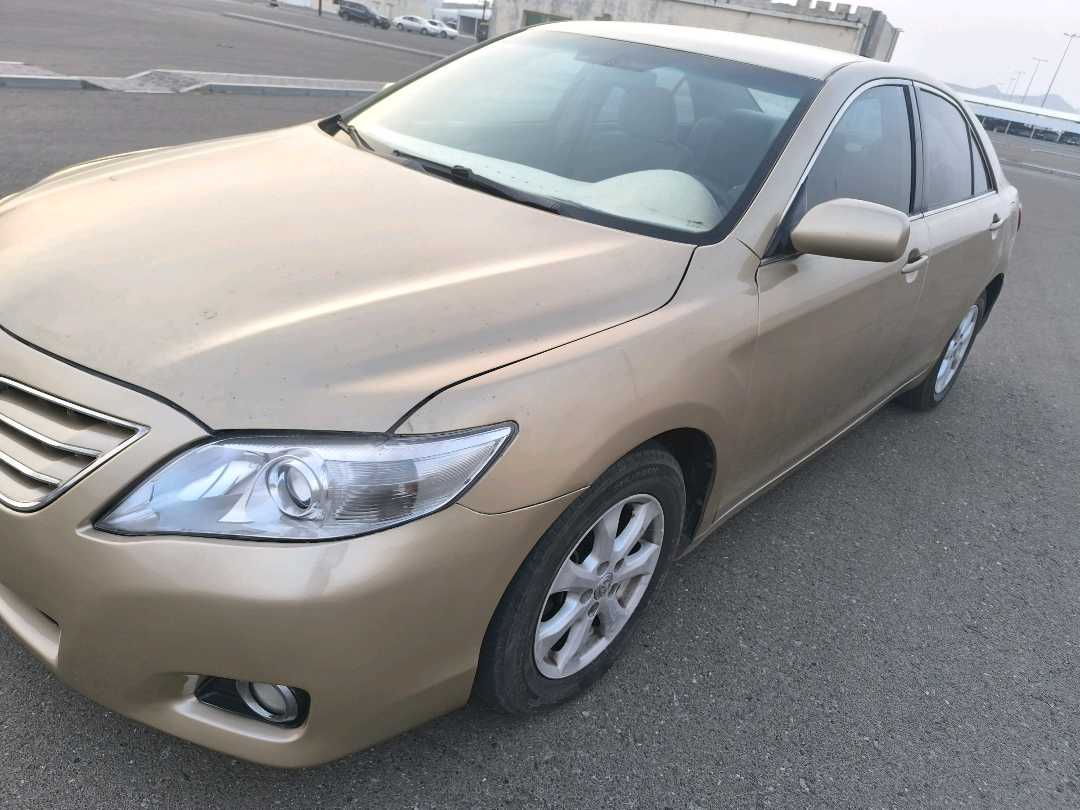 Car Image 2010 TOYOTA CAMRY LE