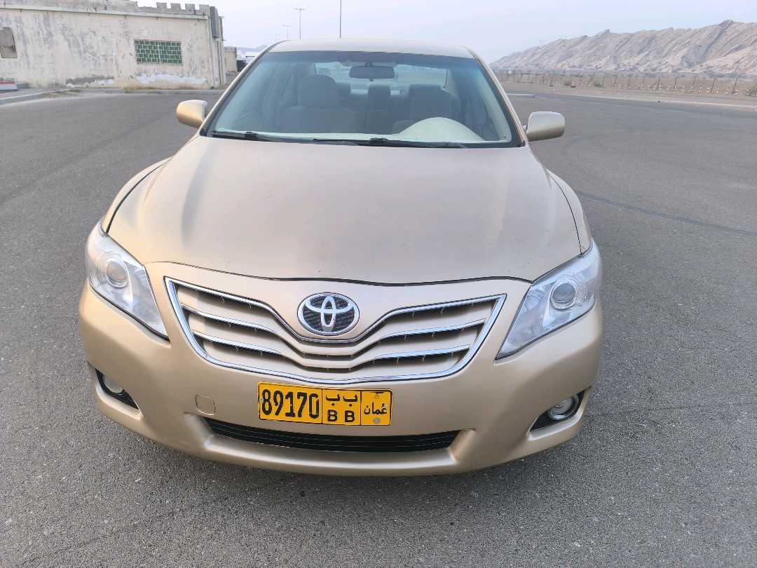 Car Image 2010 TOYOTA CAMRY LE