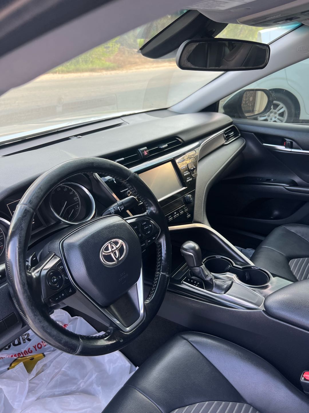 Car Image 2019 TOYOTA CAMRY SE