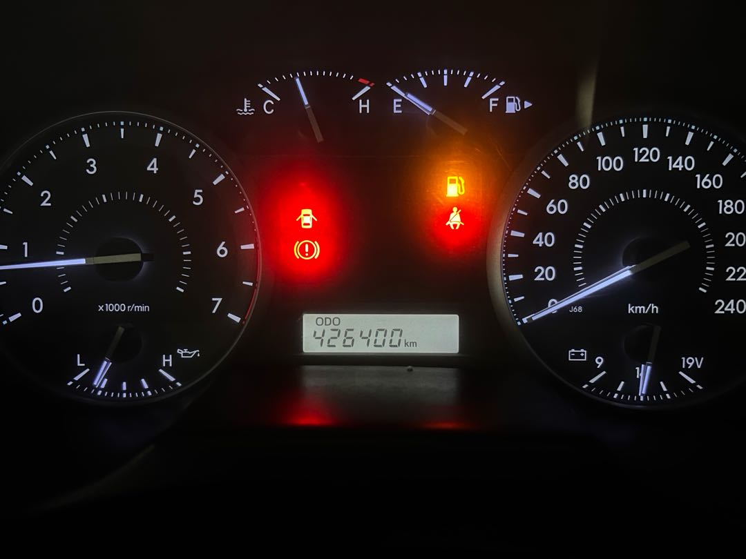 Car Image 2013 TOYOTA LAND CRUISER GX
