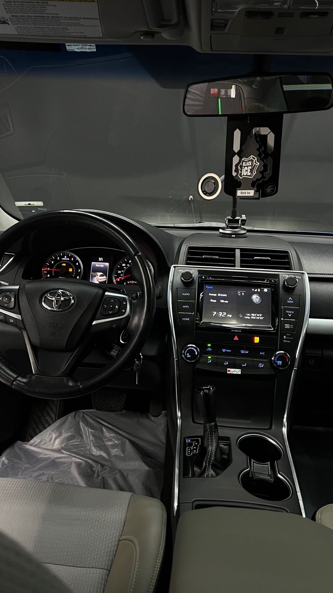 Car Image 2017 TOYOTA CAMRY SE