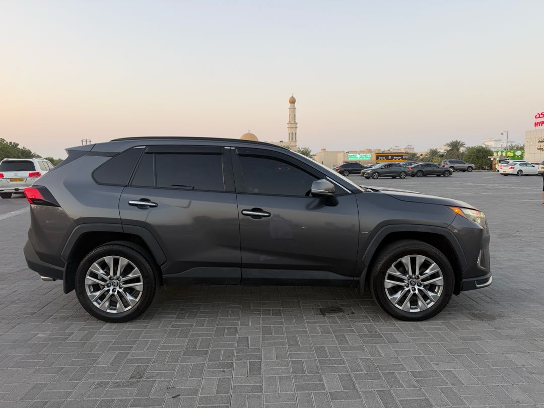 Car Image 2024 TOYOTA RAV4 LIMITED