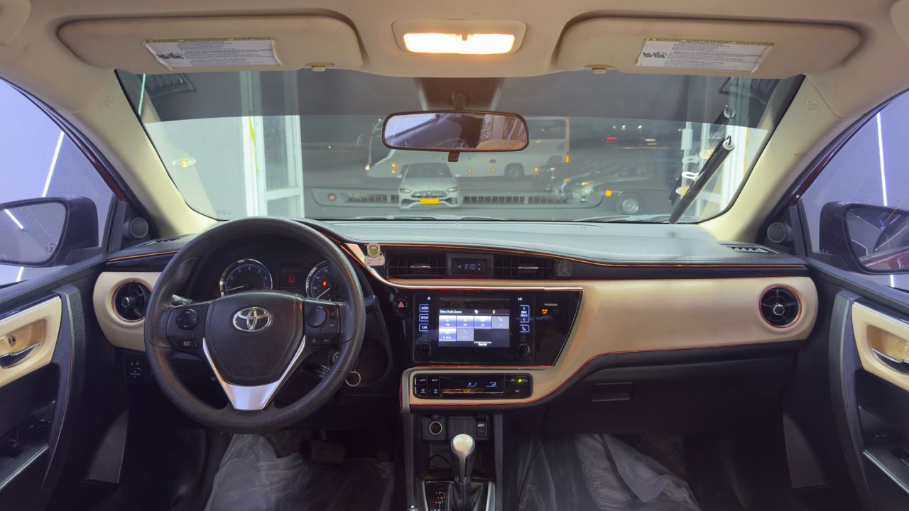 Car Image 2017 TOYOTA COROLLA L