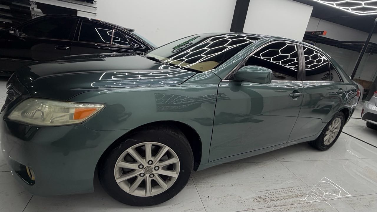 Car Image 2011 TOYOTA CAMRY LE