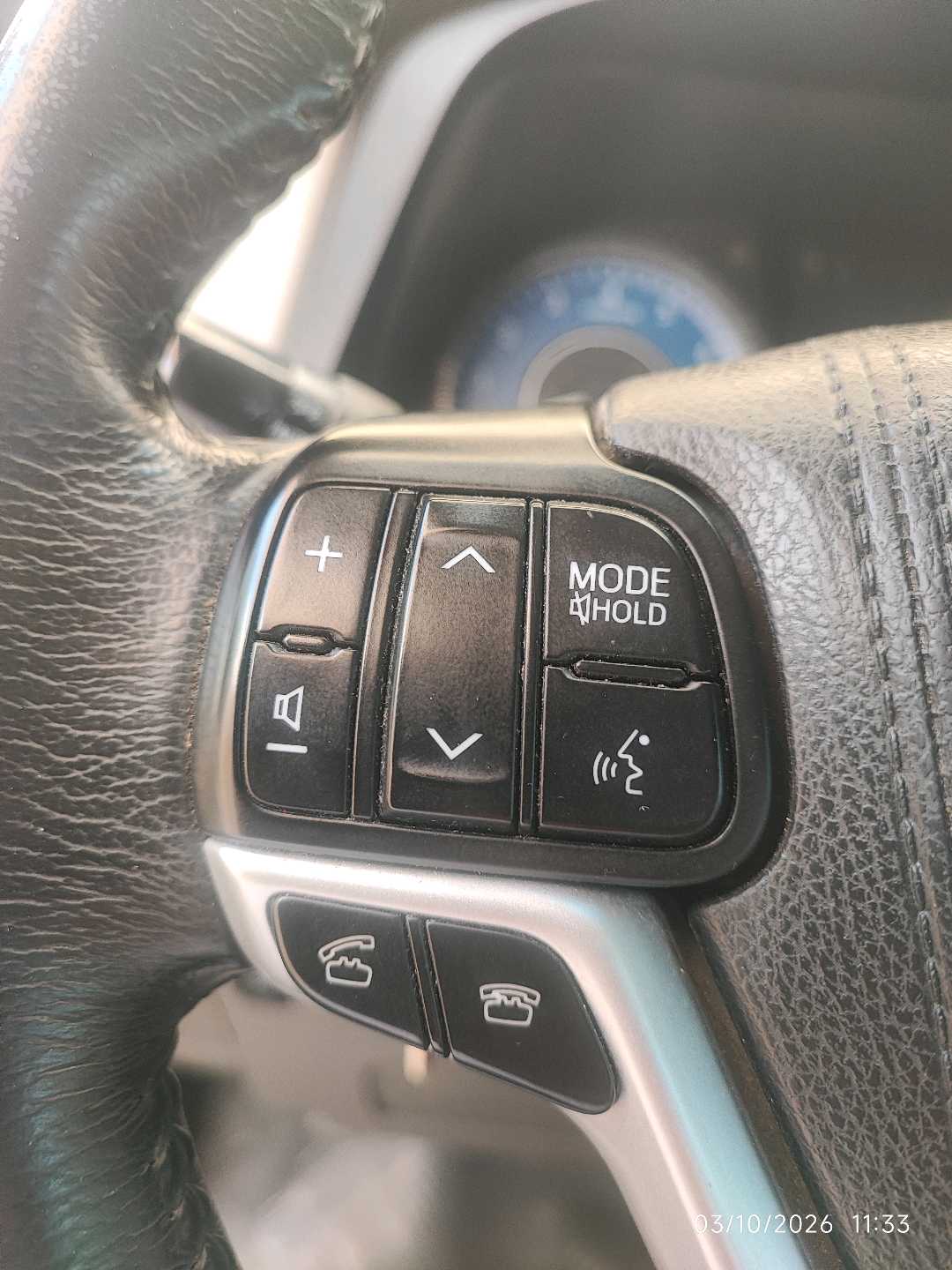 Car Image 2017 TOYOTA SIENNA XLE
