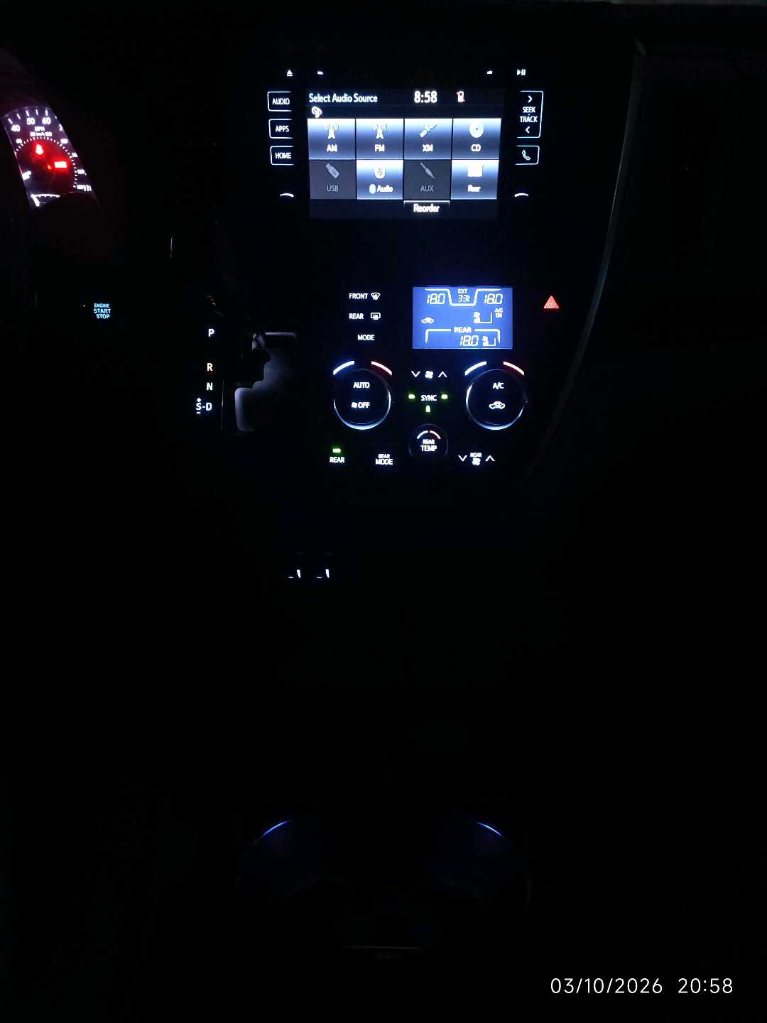 Car Image 2017 TOYOTA SIENNA XLE