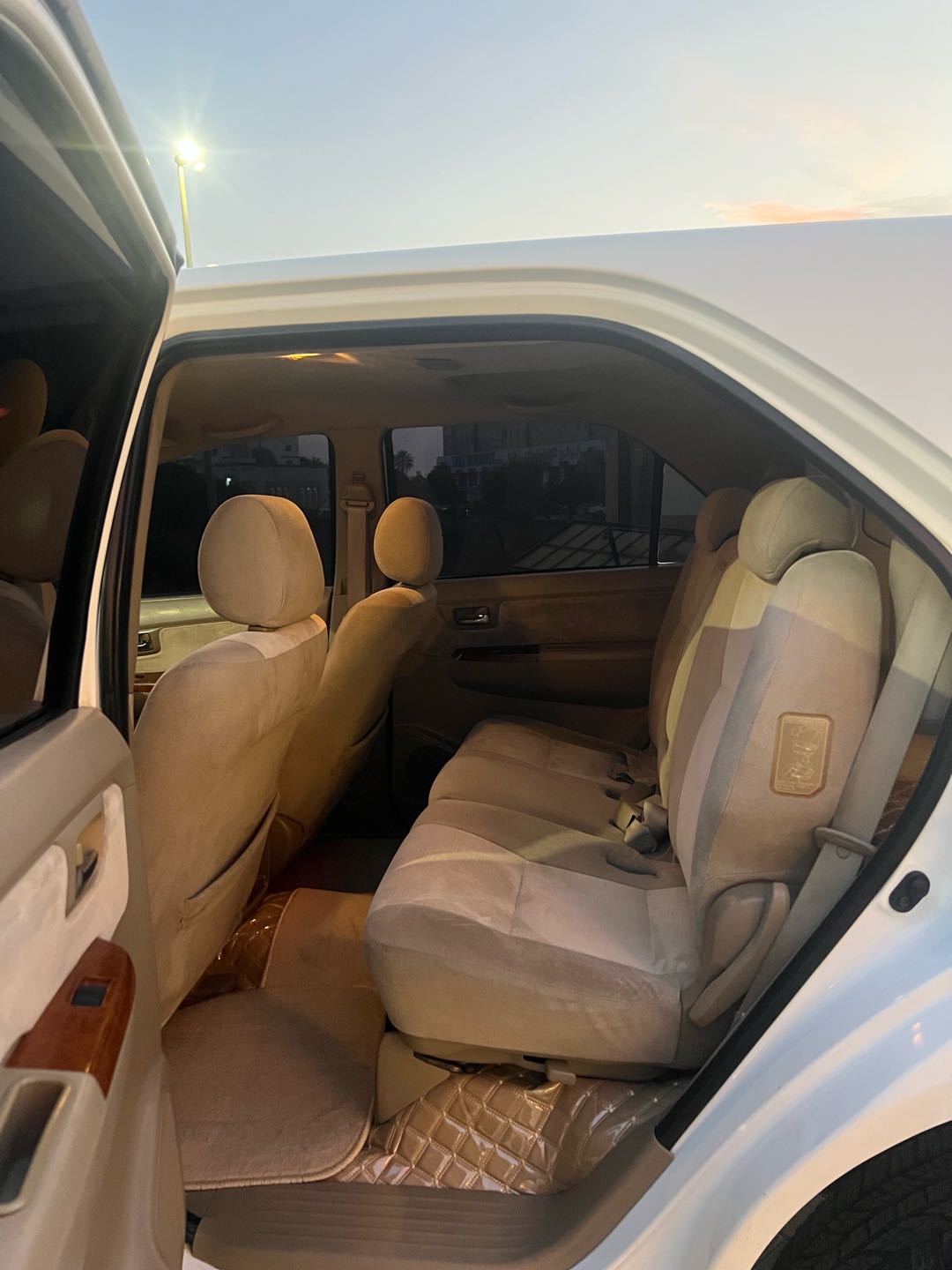 Car Image 2011 TOYOTA FORTUNER SR5