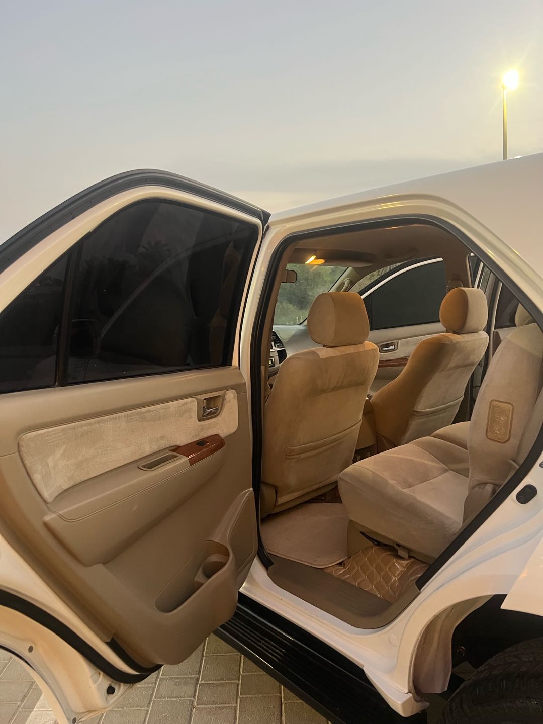 Car Image 2011 TOYOTA FORTUNER SR5