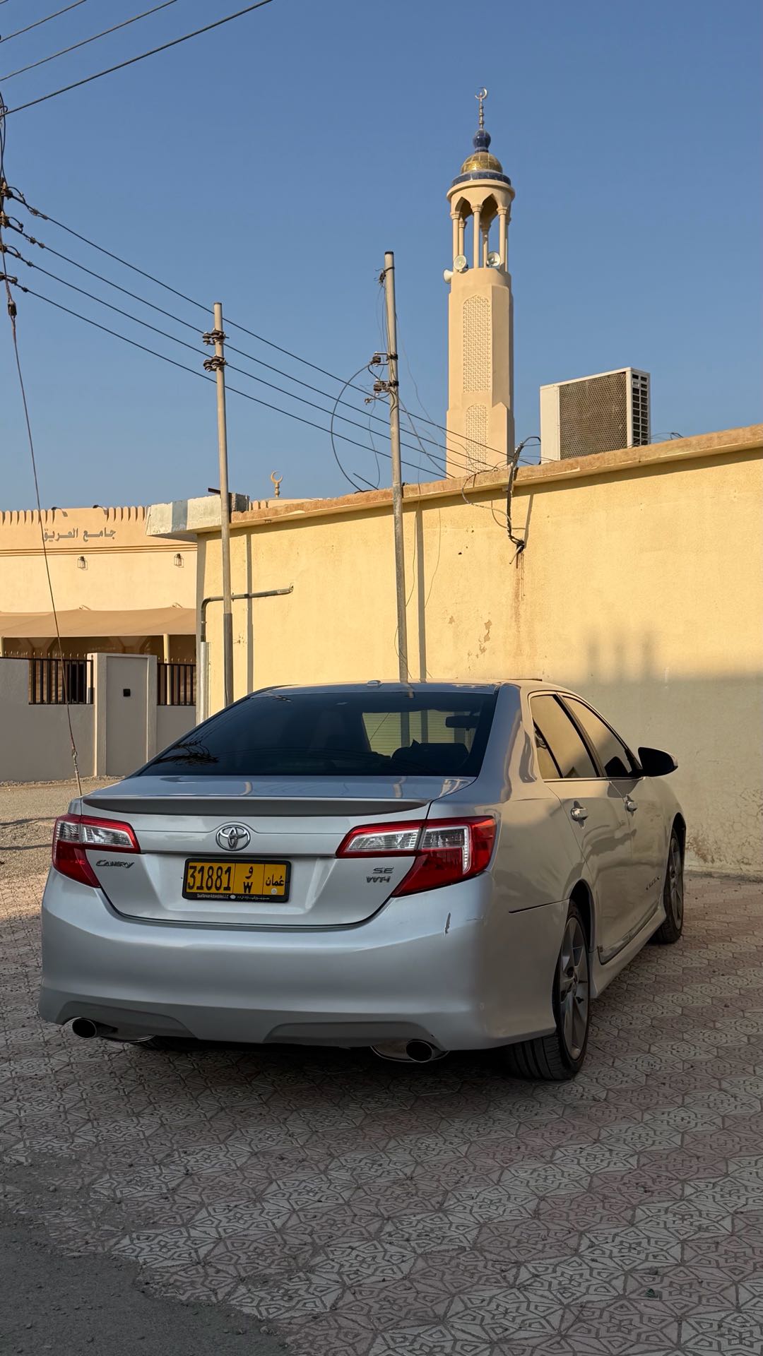 Car Image 2012 TOYOTA CAMRY SE