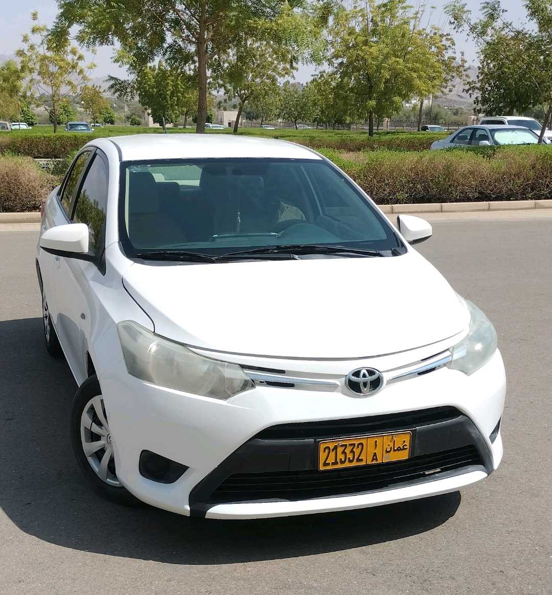 Car Image 2017 TOYOTA YARIS SE