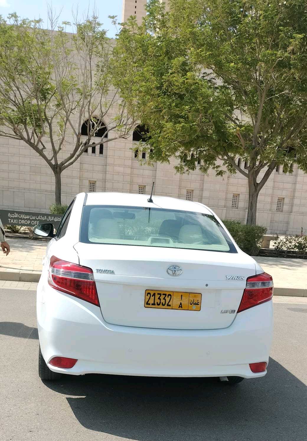 Car Image 2017 TOYOTA YARIS SE