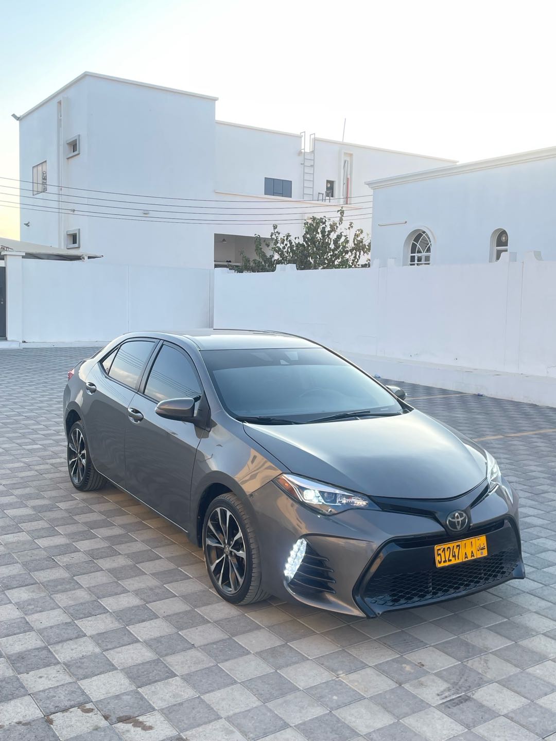 Car Image 2019 TOYOTA COROLLA SE Plus