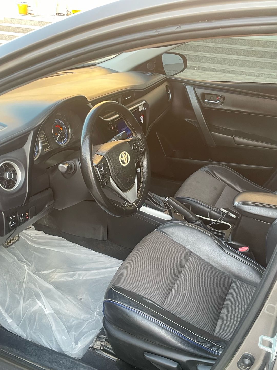 Car Image 2019 TOYOTA COROLLA SE Plus