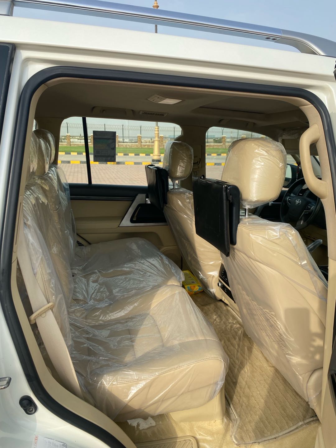 Car Image 2016 TOYOTA LAND CRUISER VX.S