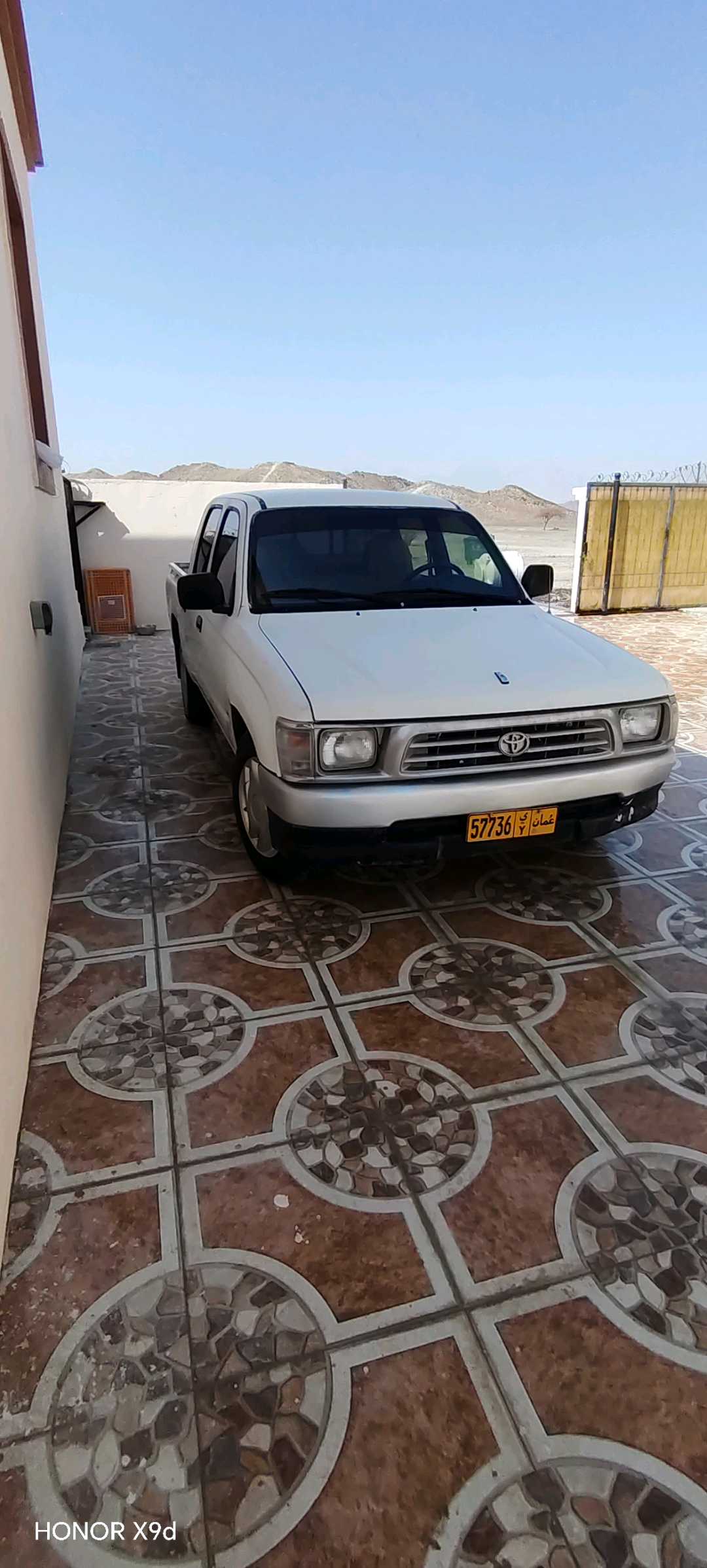 Car Image 1999 TOYOTA HILUX 2.0