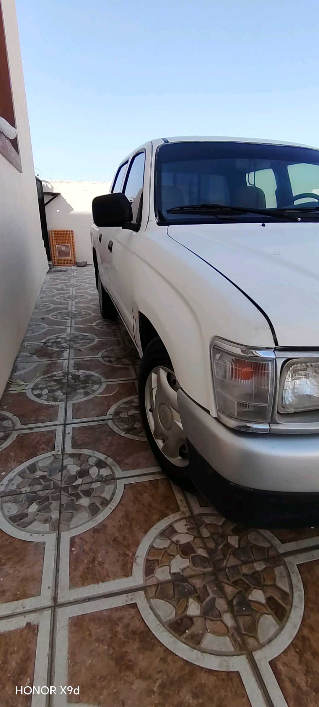 Car Image 1999 TOYOTA HILUX 2.0