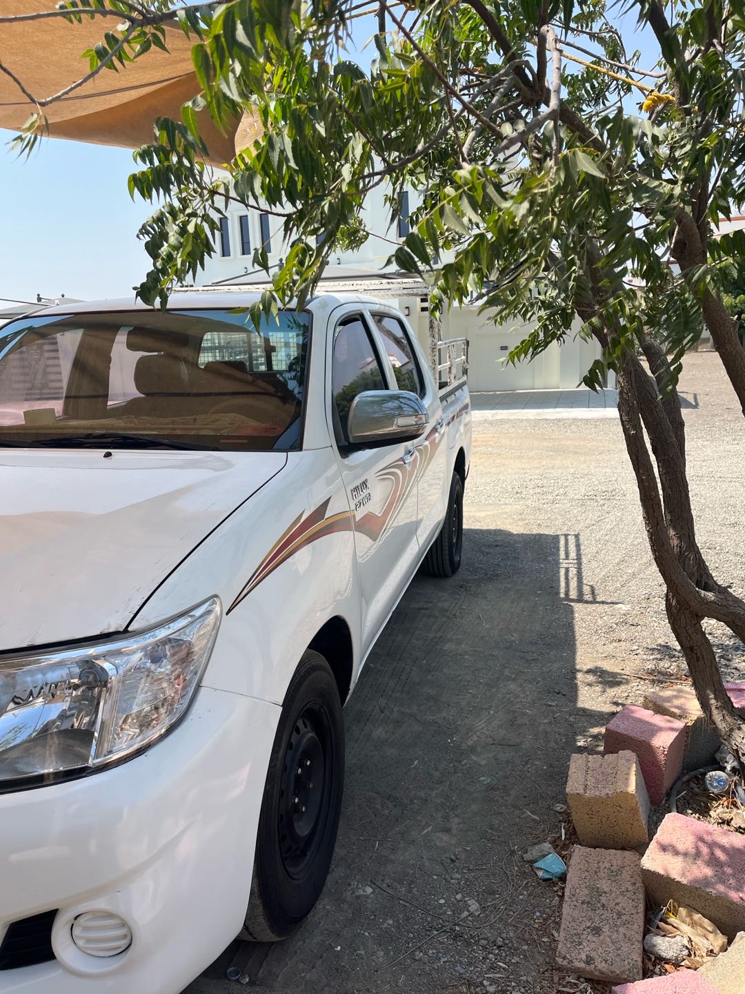 Car Image 2015 TOYOTA HILUX GL