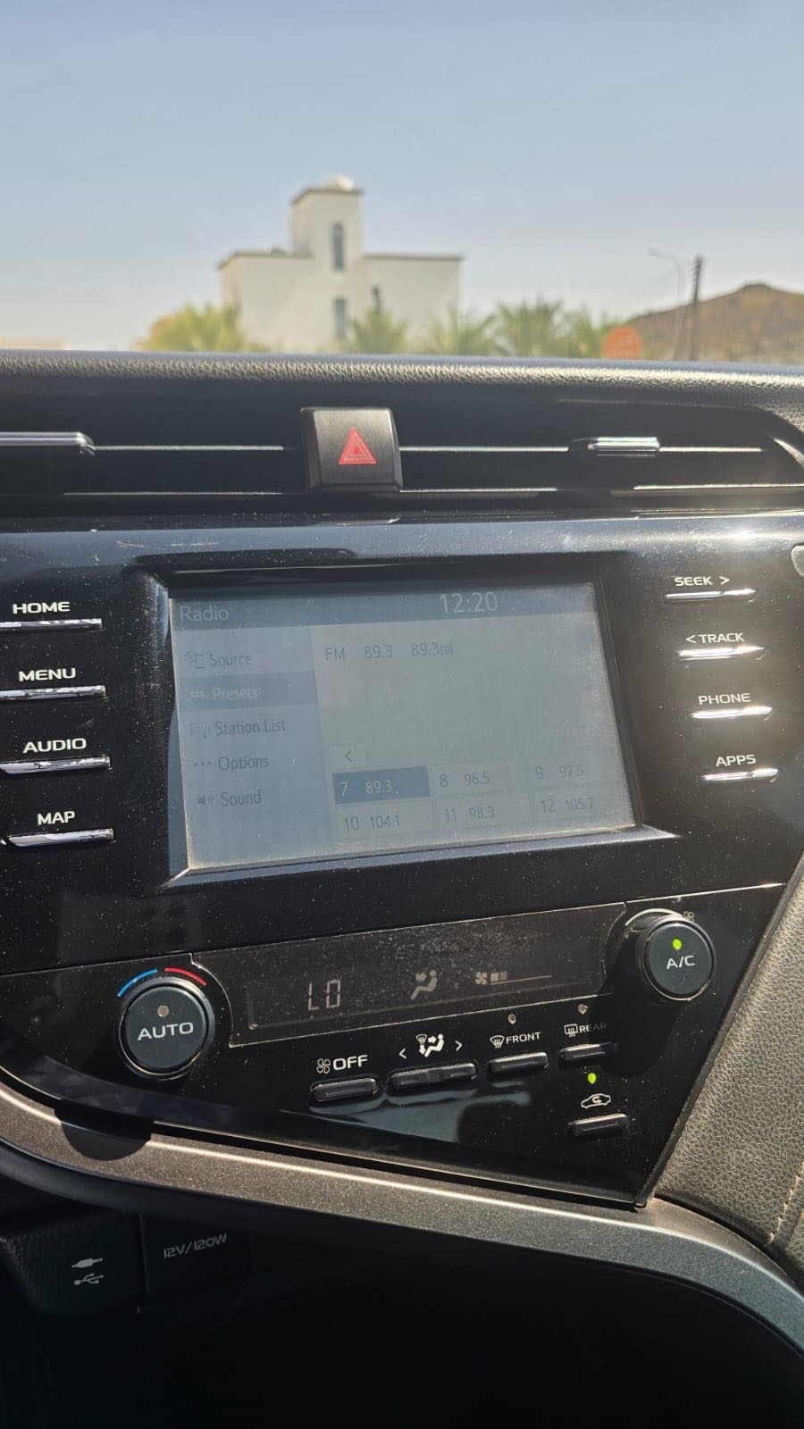 Car Image 2019 TOYOTA CAMRY SE