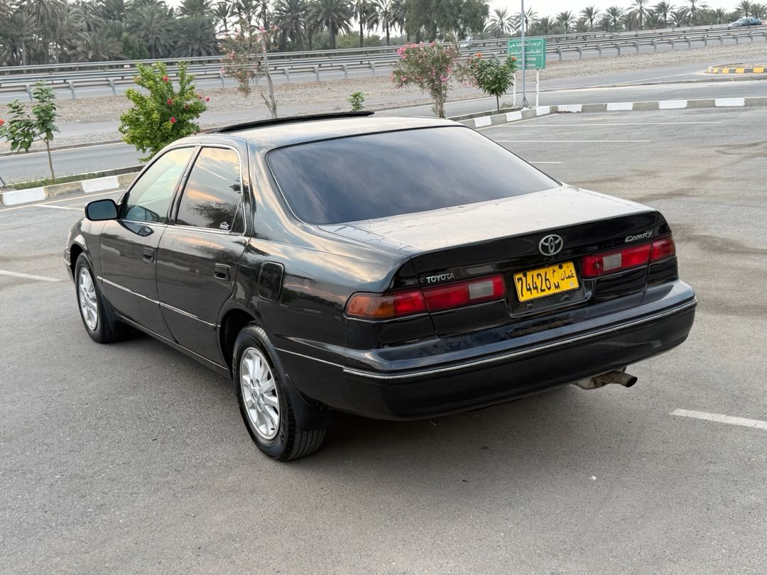 Car Image 1999 TOYOTA CAMRY SE