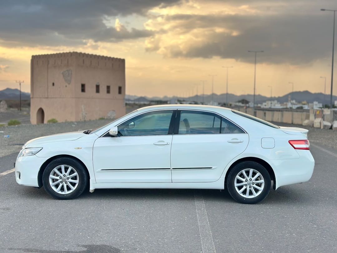 Car Image 2011 TOYOTA CAMRY GLX