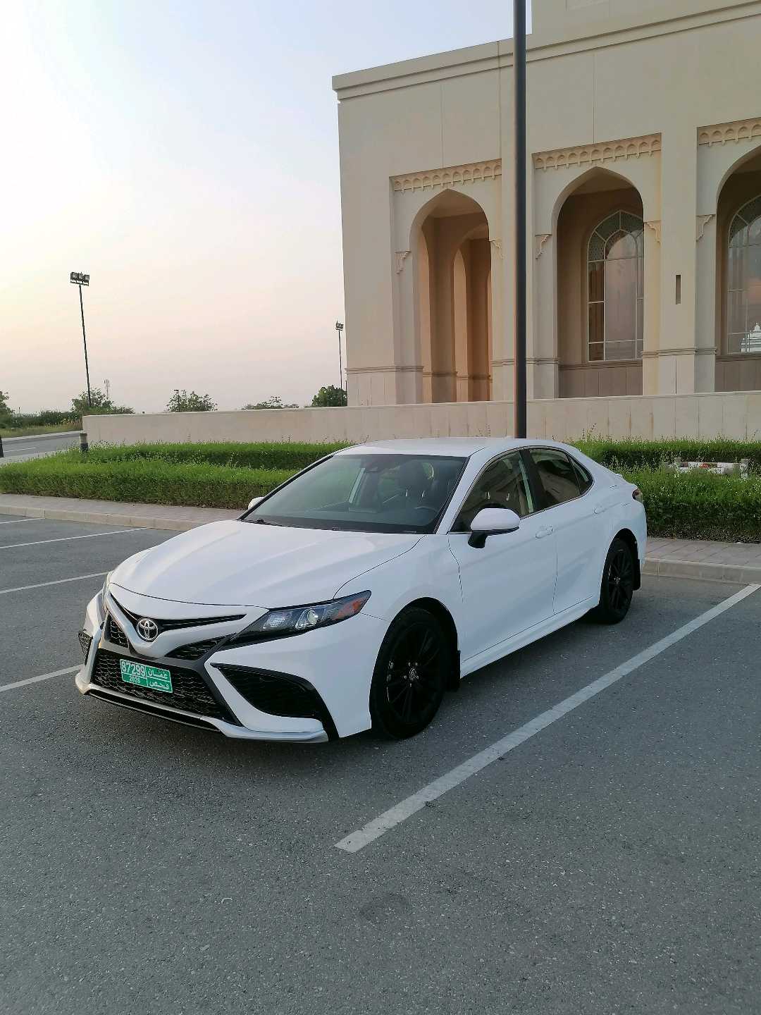 Car Image 2021 TOYOTA CAMRY SE