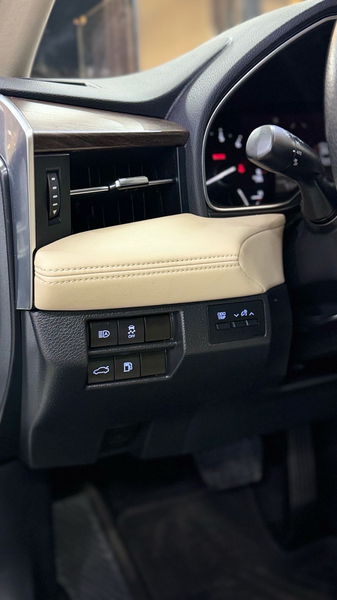 Car Image 2022 TOYOTA AVALON XSE