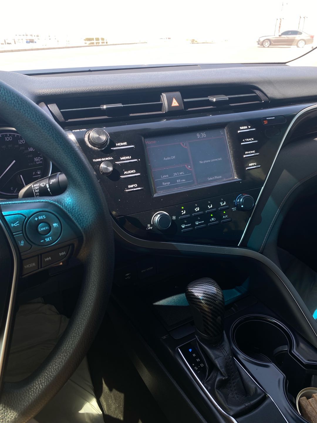 Car Image 2018 TOYOTA CAMRY LE