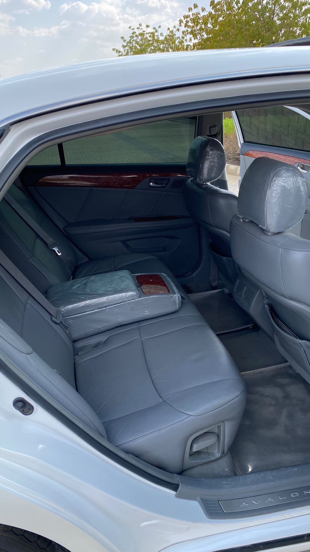 Car Image 2005 TOYOTA AVALON LIMITED
