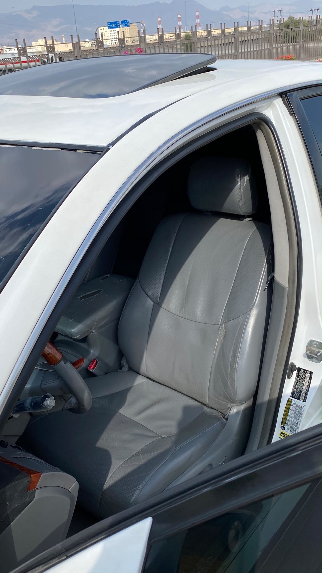 Car Image 2005 TOYOTA AVALON LIMITED
