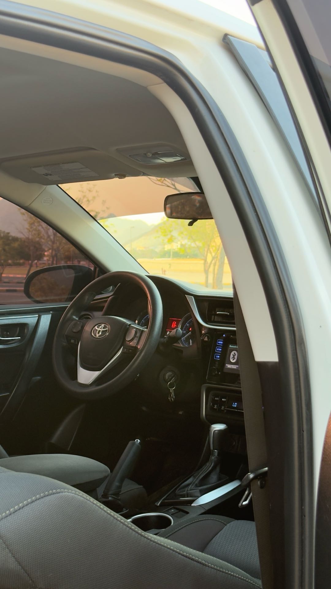 Car Image 2017 TOYOTA COROLLA L