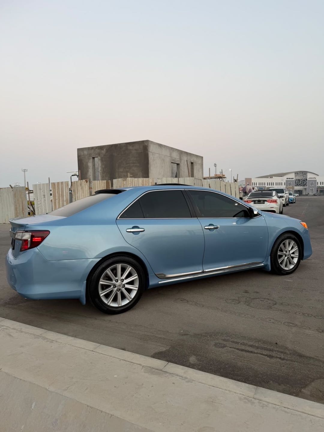 Car Image 2014 TOYOTA CAMRY XLE