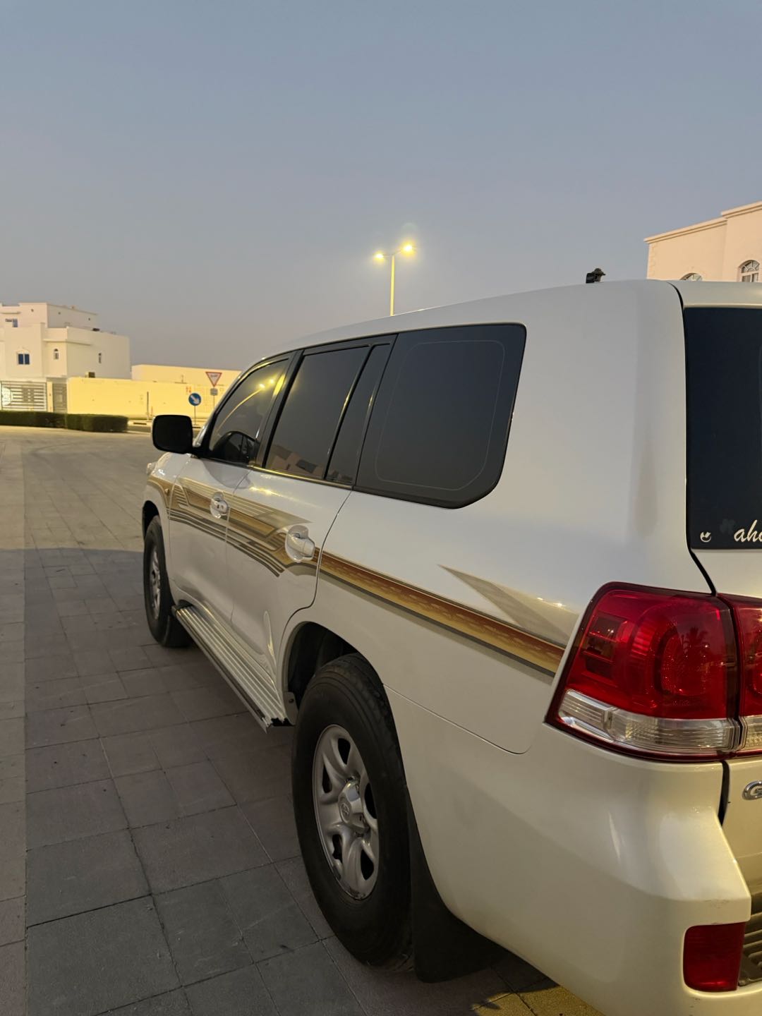 Car Image 2008 TOYOTA LAND CRUISER GX