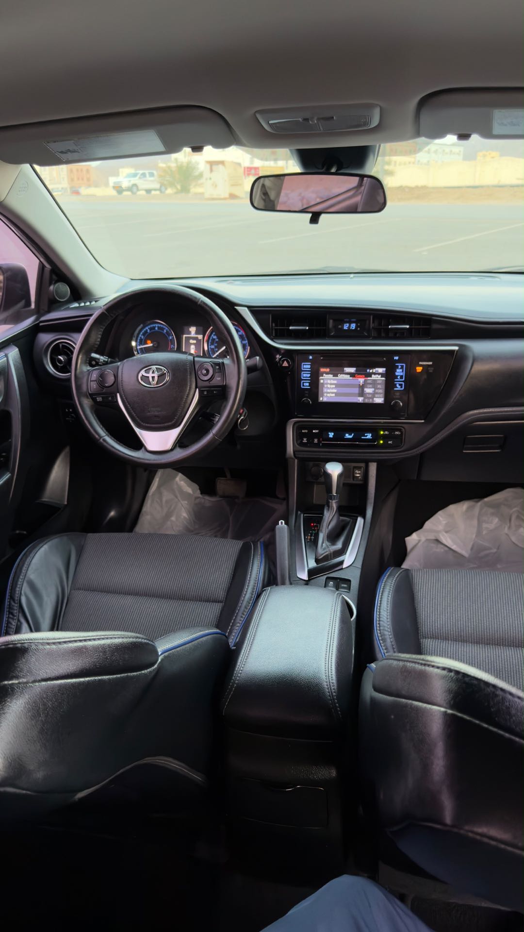 Car Image 2017 TOYOTA COROLLA SE Plus