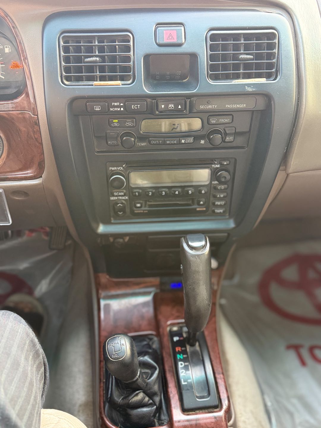 Car Image 2000 TOYOTA 4RUNNER 