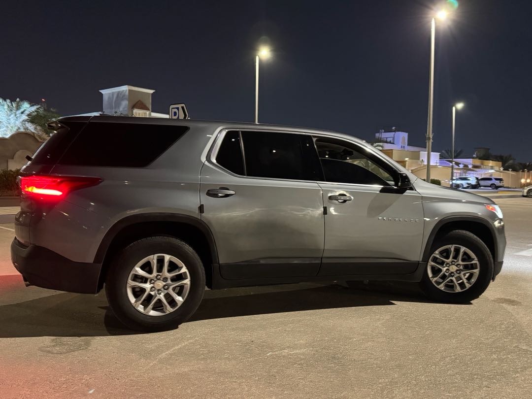 Car Image 2020 CHEVROLET TRAVERSE LT