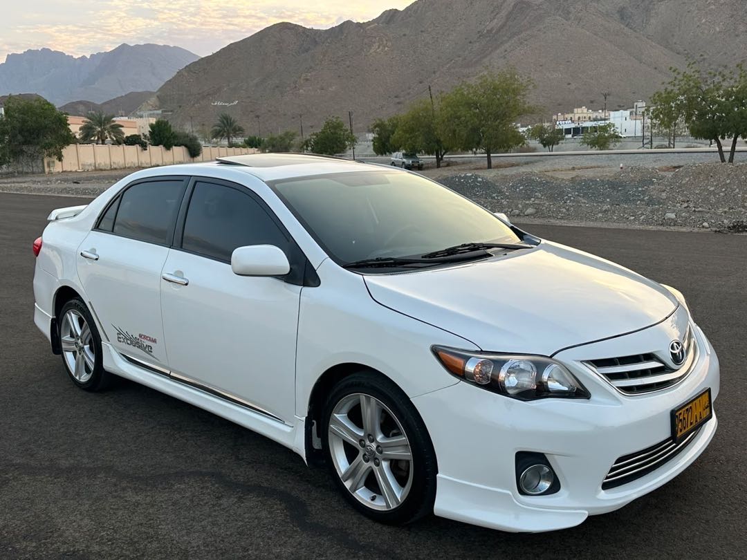 Car Image 2011 TOYOTA COROLLA S
