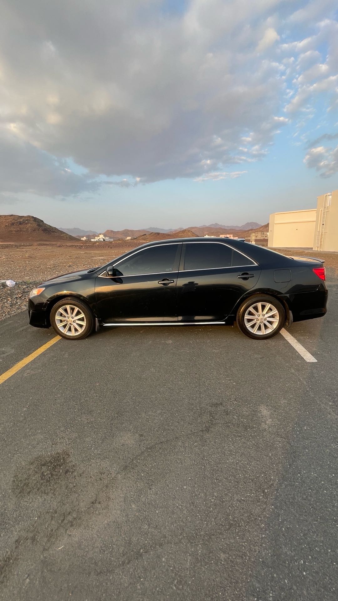 Car Image 2014 TOYOTA CAMRY XLE