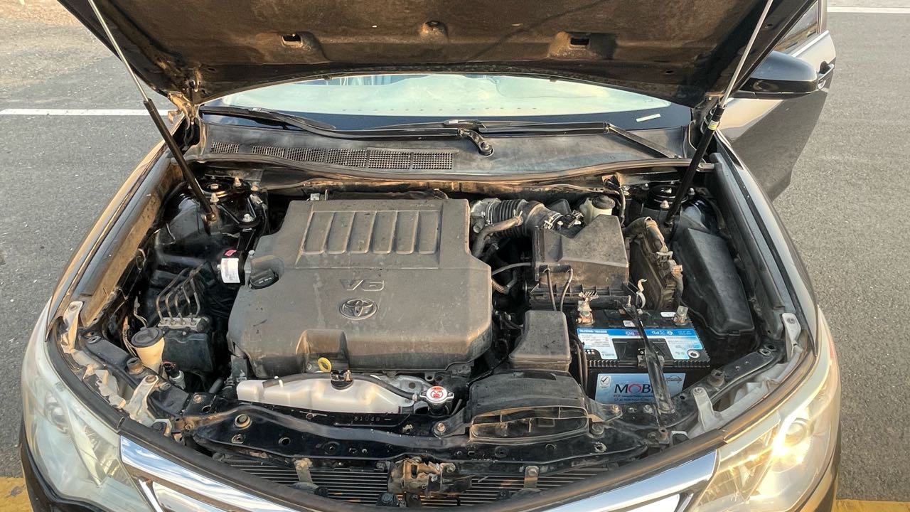 Car Image 2014 TOYOTA CAMRY XLE