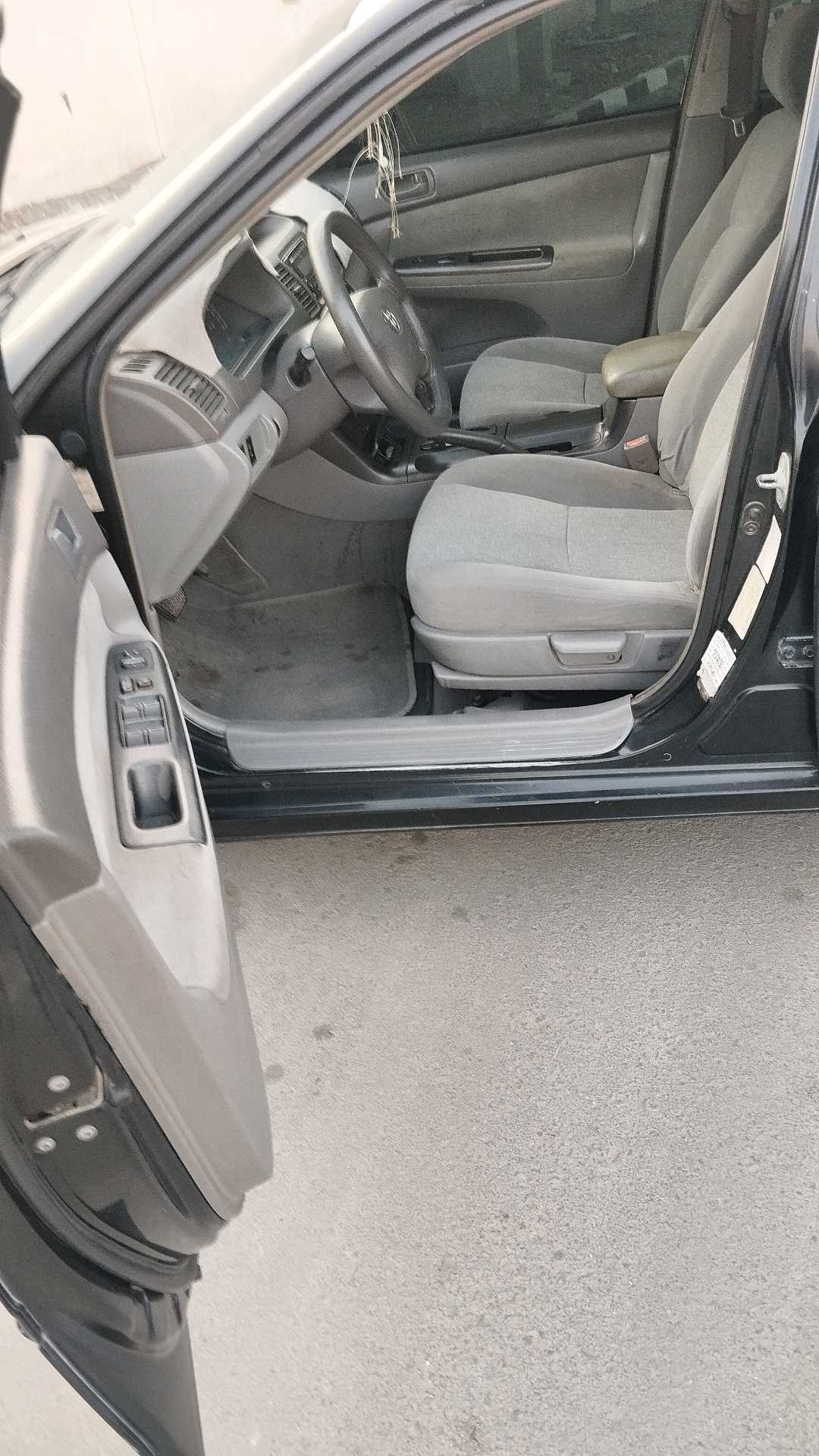 Car Image 2005 TOYOTA CAMRY SE