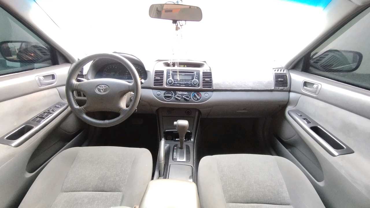Car Image 2005 TOYOTA CAMRY SE