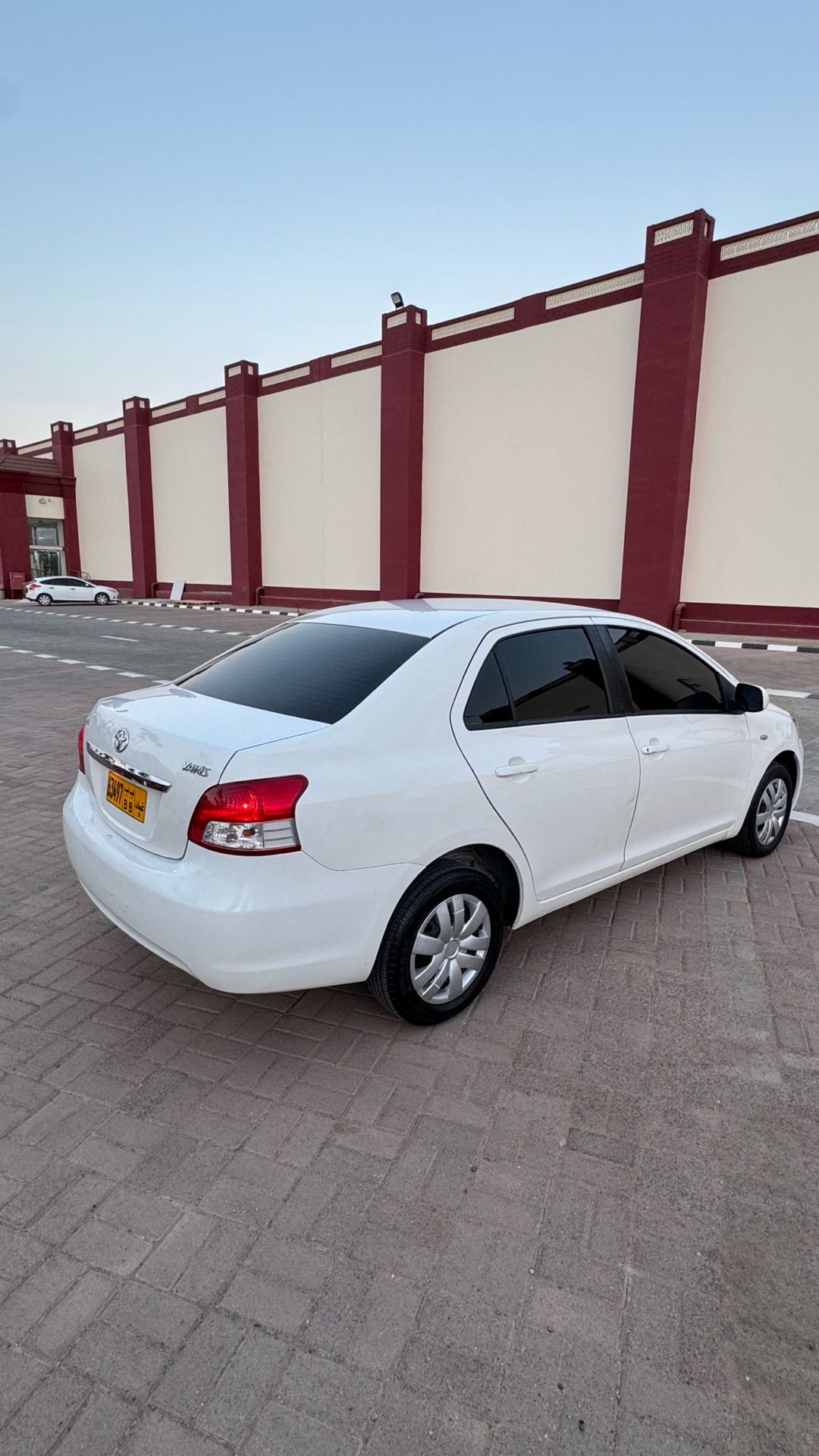 Car Image 2010 TOYOTA YARIS GLi