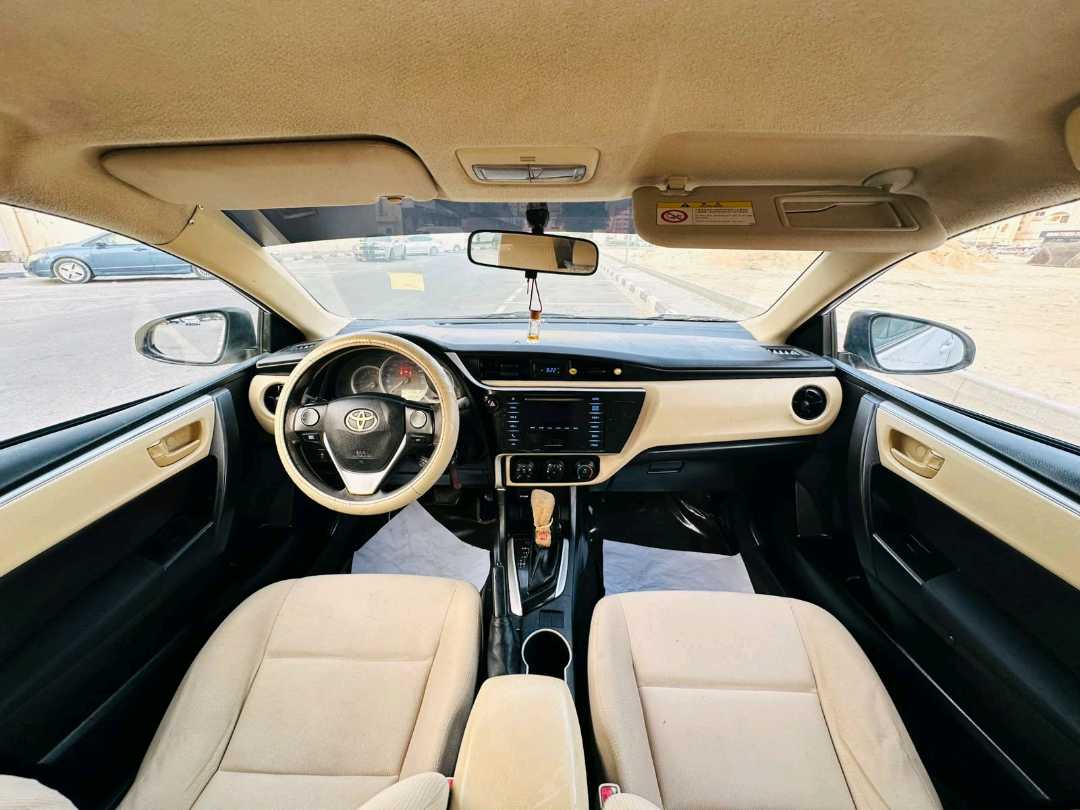 Car Image 2018 TOYOTA COROLLA SE