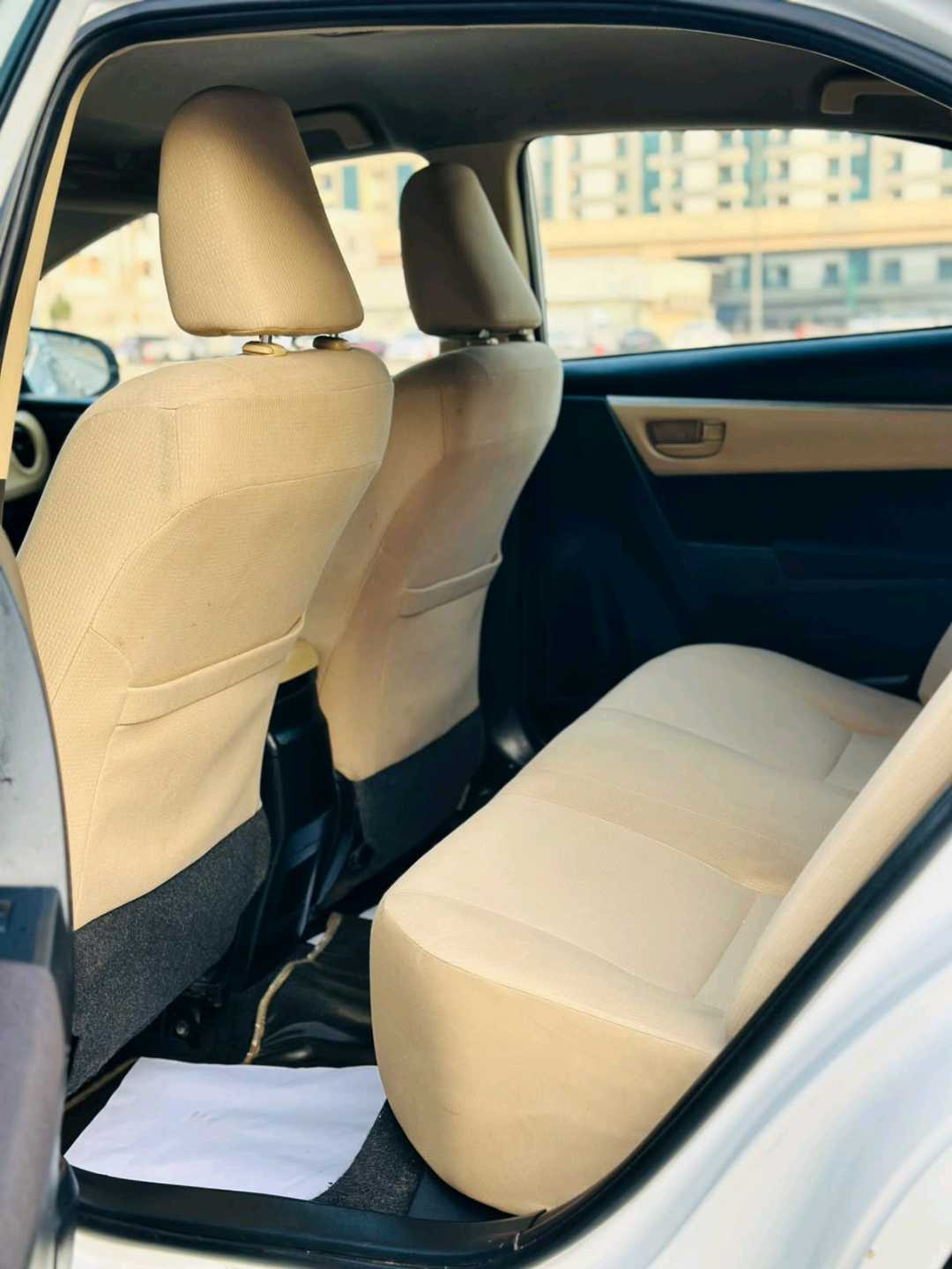 Car Image 2018 TOYOTA COROLLA SE