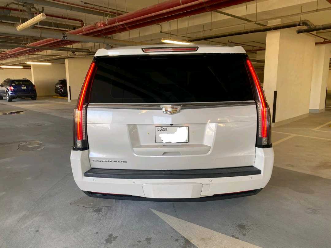 Car Image 2017 CADILLAC ESCALADE Base