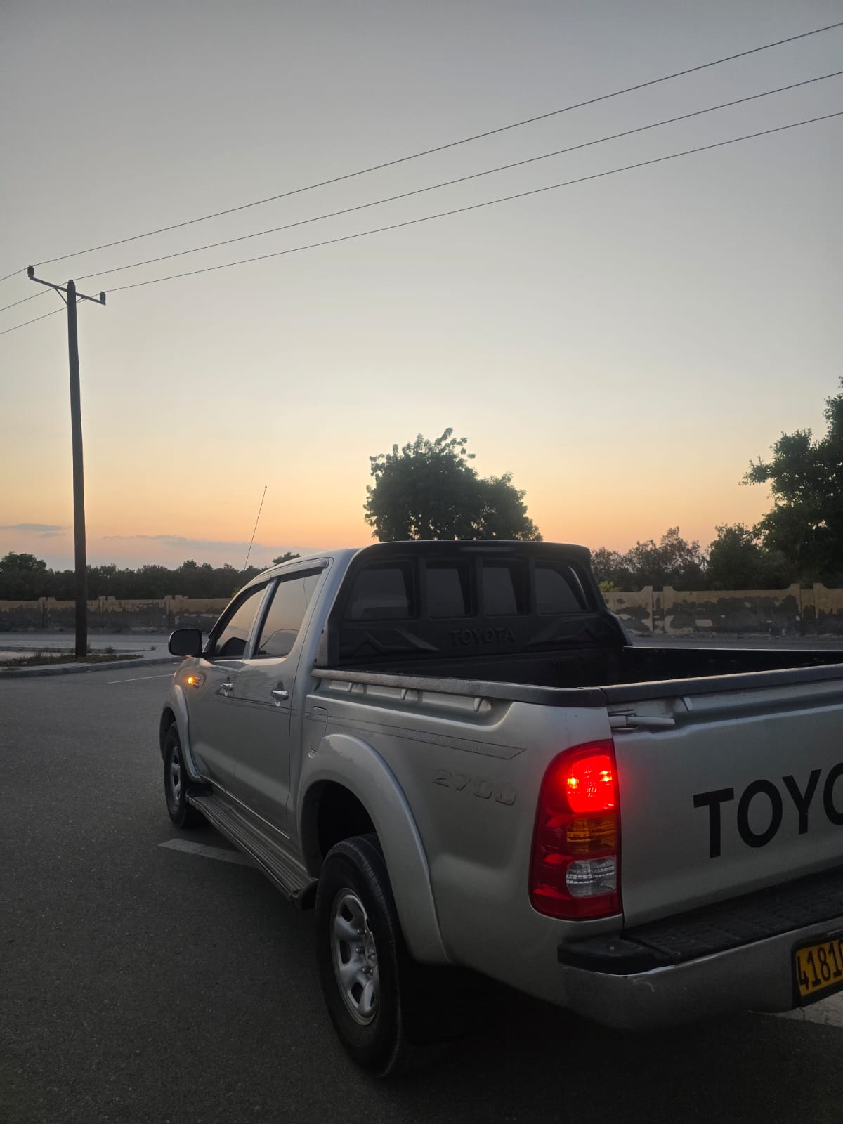 Car Image 2010 TOYOTA HILUX 2.7